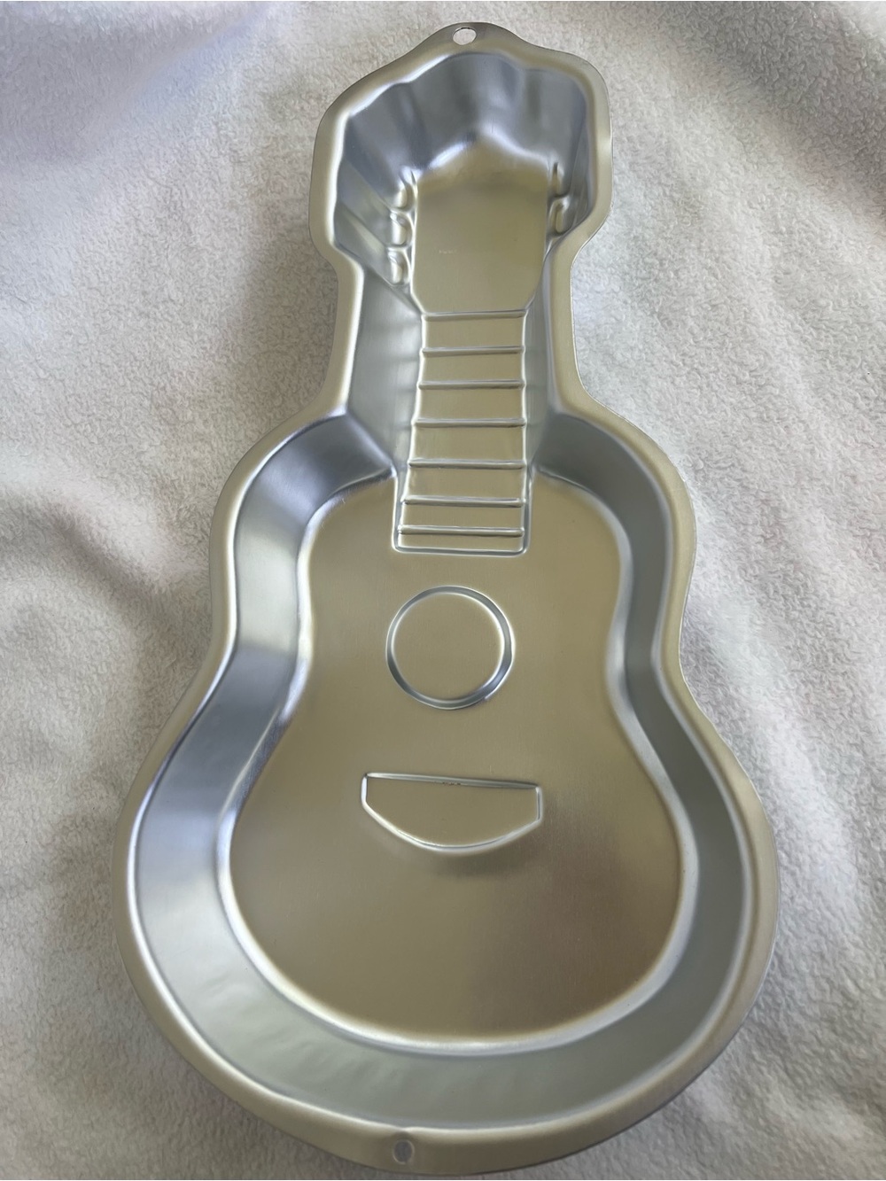 Wilton Guitar Cake Pan 🎸 Music Theme Baking Pan